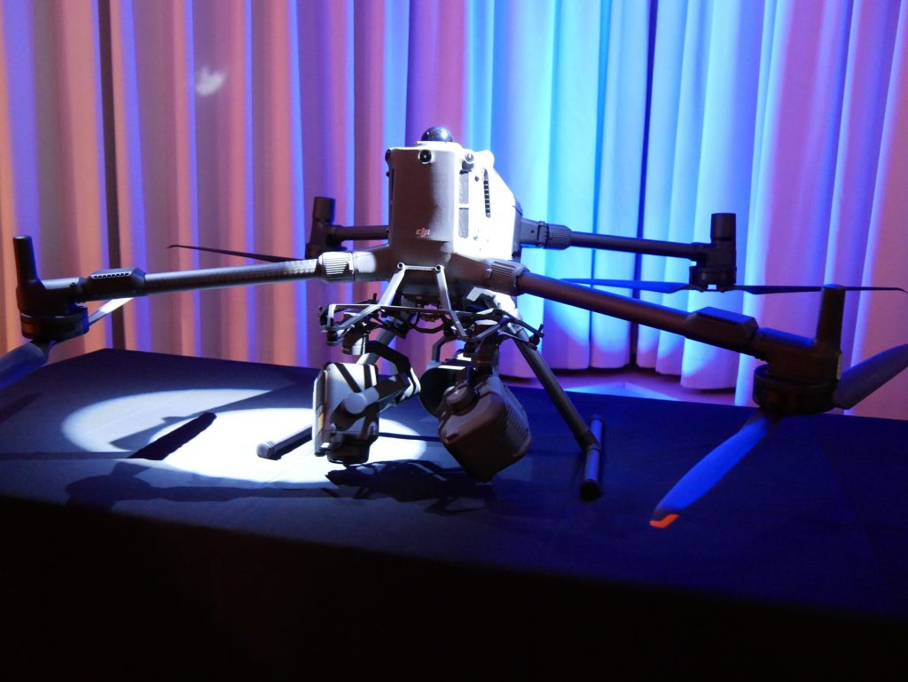 Die DJI Matrice 400 beim TeckOff in der Schlossberghalle Dettingen