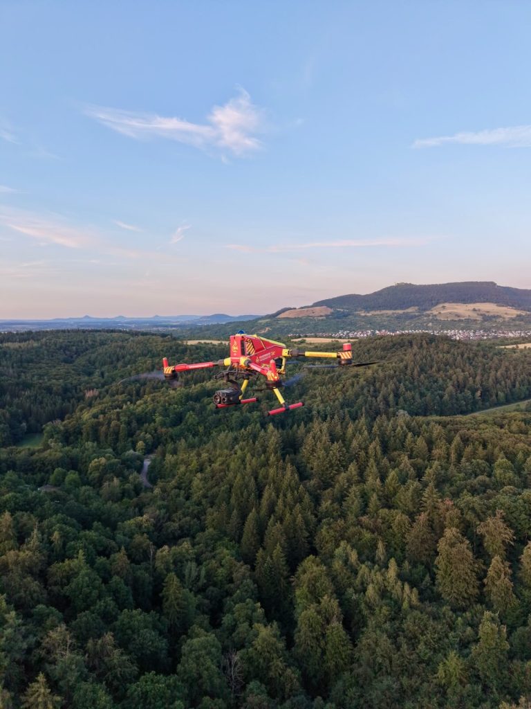 Übung der Drohneneinheit im ehemaligen Munitionslager Tiefenbachtal: Erkundung und Wärmebild