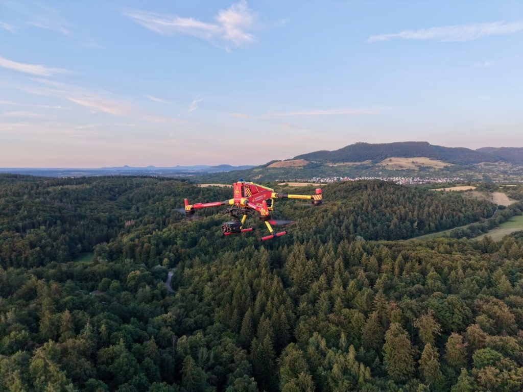 Übung der Drohneneinheit im ehemaligen Munitionslager Tiefenbachtal: Erkundung und Wärmebild